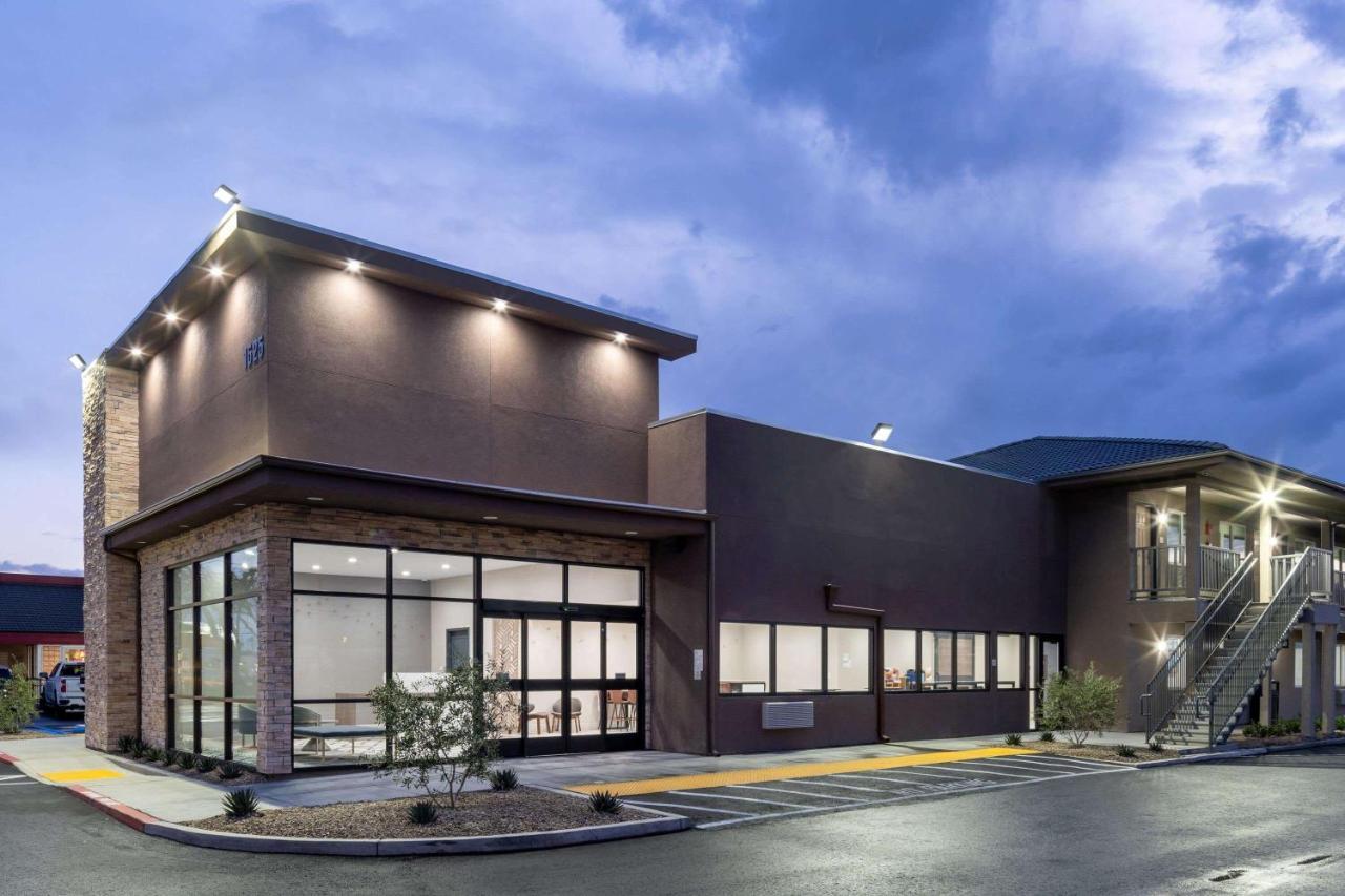 Hotel Ramada By Wyndham Modesto Yosemite Area Esterno foto