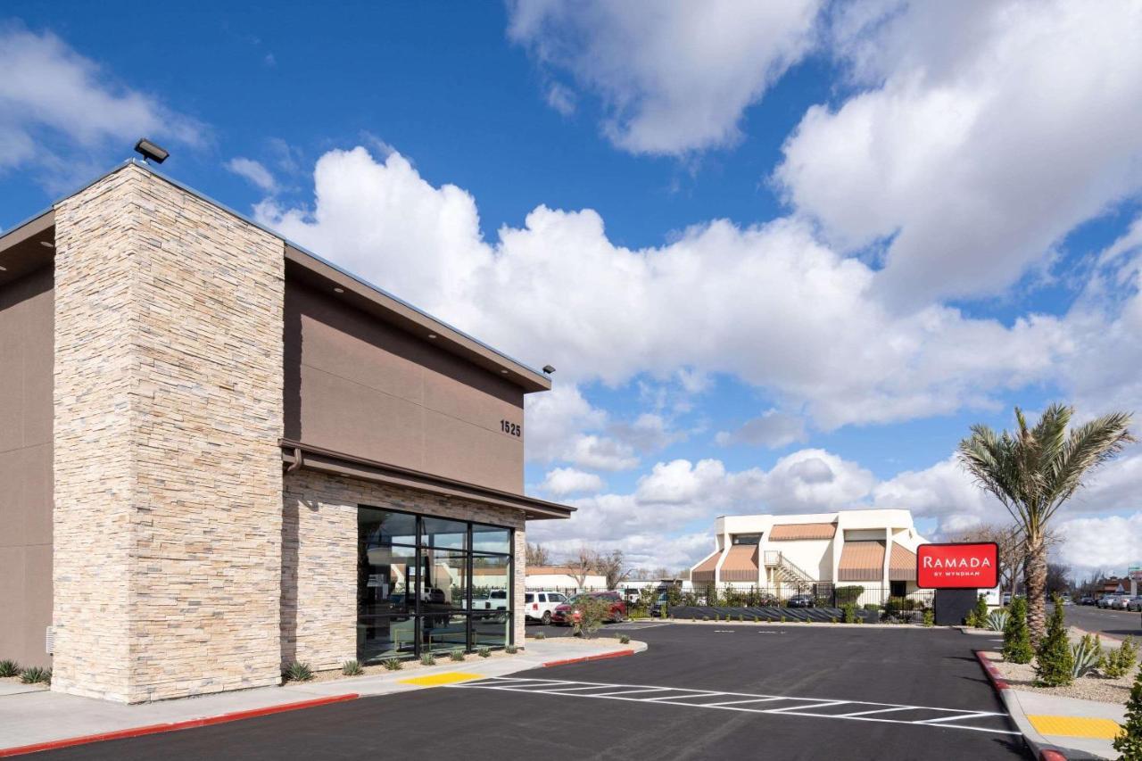 Hotel Ramada By Wyndham Modesto Yosemite Area Esterno foto