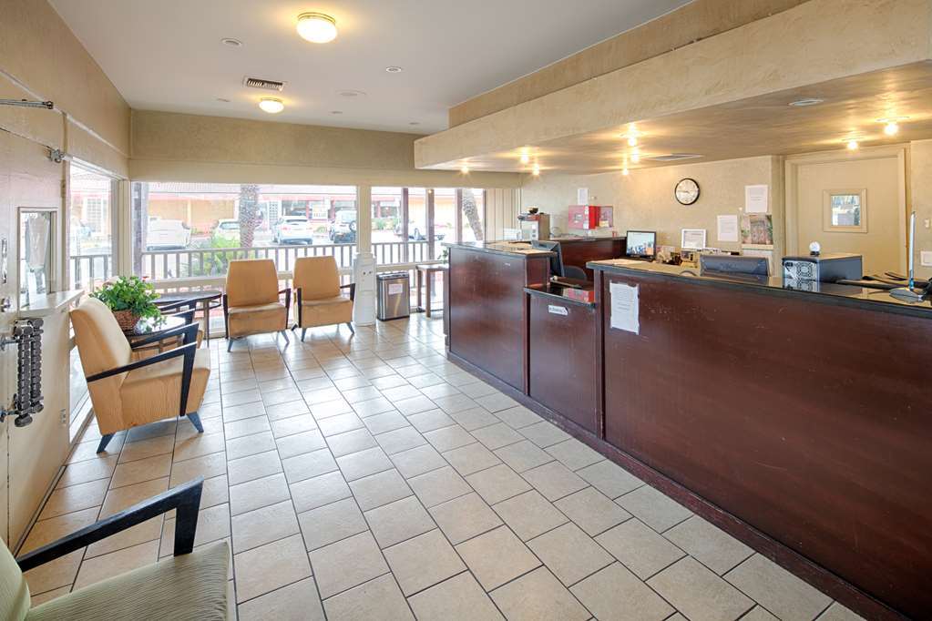 Hotel Ramada By Wyndham Modesto Yosemite Area Interno foto