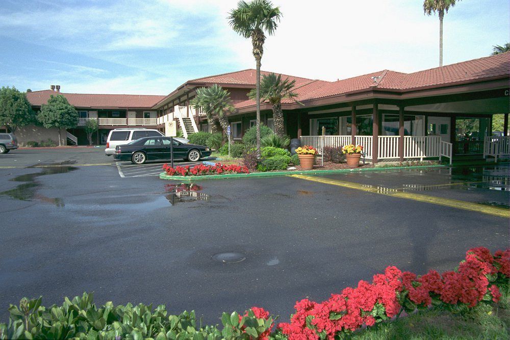 Hotel Ramada By Wyndham Modesto Yosemite Area Esterno foto